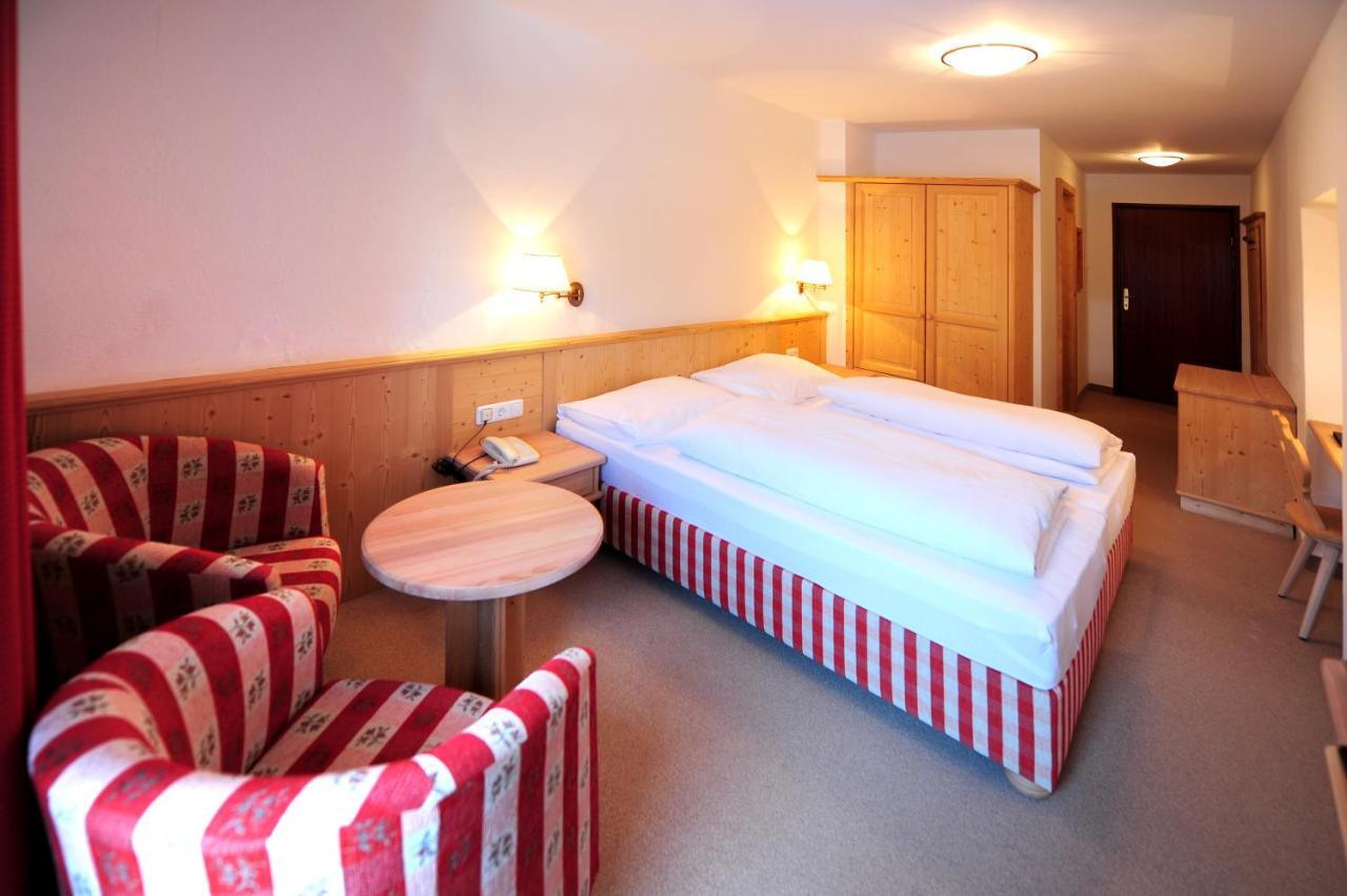 Hotel Krone Матрай-на-Бреннере Экстерьер фото